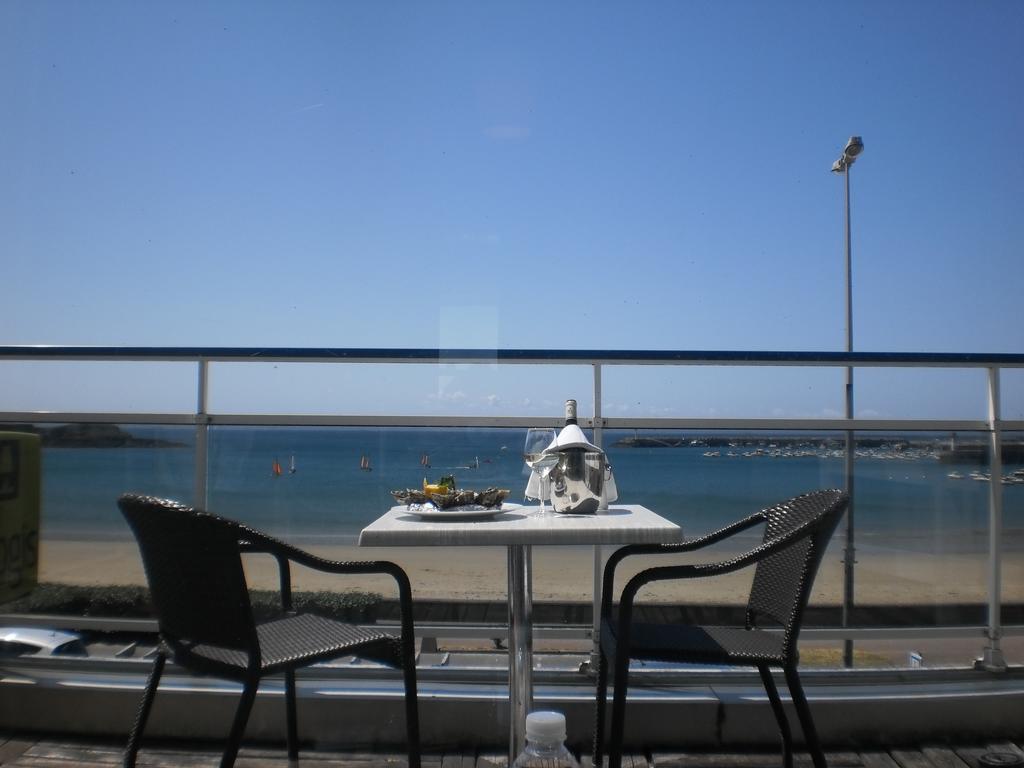 Hotel De La Plage Erquy Oda fotoğraf